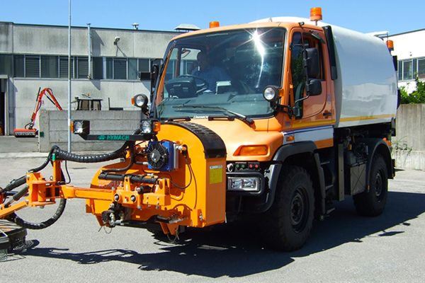 Freischneider mit automatischem Hindernisumgehungssystem, Frontanbau für Lkw