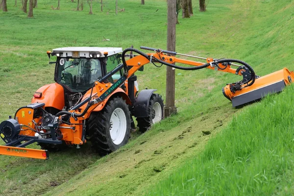Freischneiderarm mit festgelegter Doppelgelenk-Geometrie und teleskopierbarem Endstück „Trusty Flexor Hymach Evidenza“