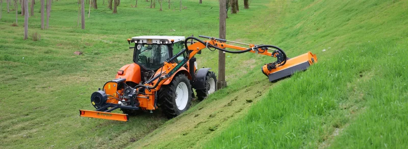 Freischneiderarm mit festgelegter Doppelgelenkgeometrie und teleskopierbarem Endstück „Trusty Flexor Hymach Evidenza“