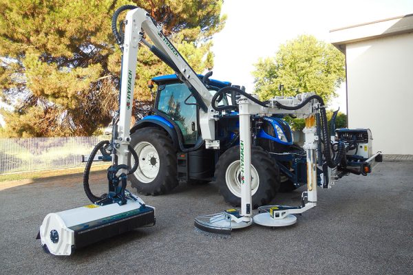 Hymach-Freischneider mit automatischem System zur Umgehung vertikaler Hindernisse