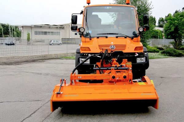 Rodeo UF-Rasenmäherarm für Lkw von Hymach
